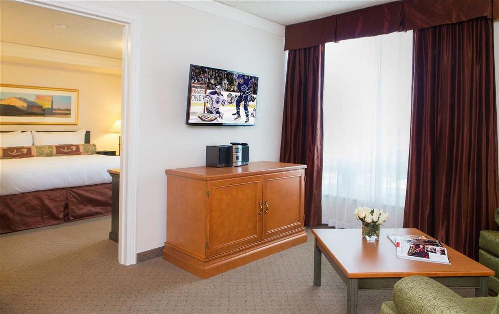 Varscona On Whyte Hotel 4*