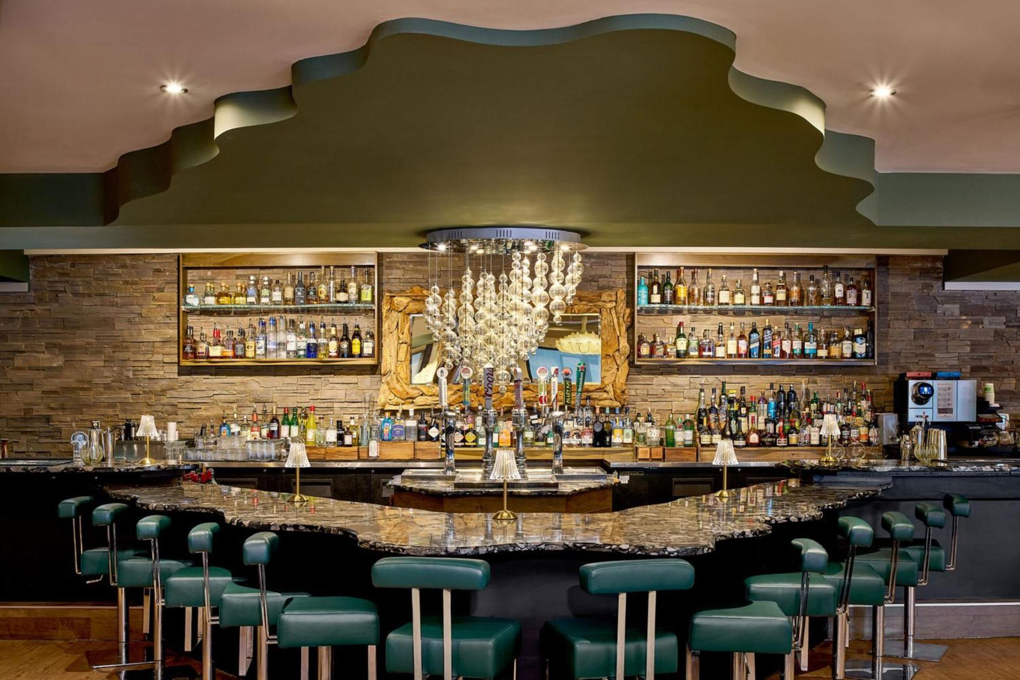 Varscona On Whyte Hotel